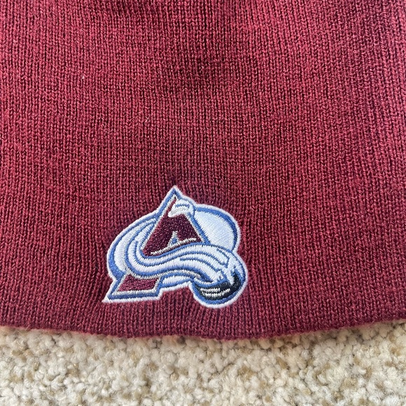 NHL Avalanche Beanie - Maroon & White - One Size - Picture 2 of 6